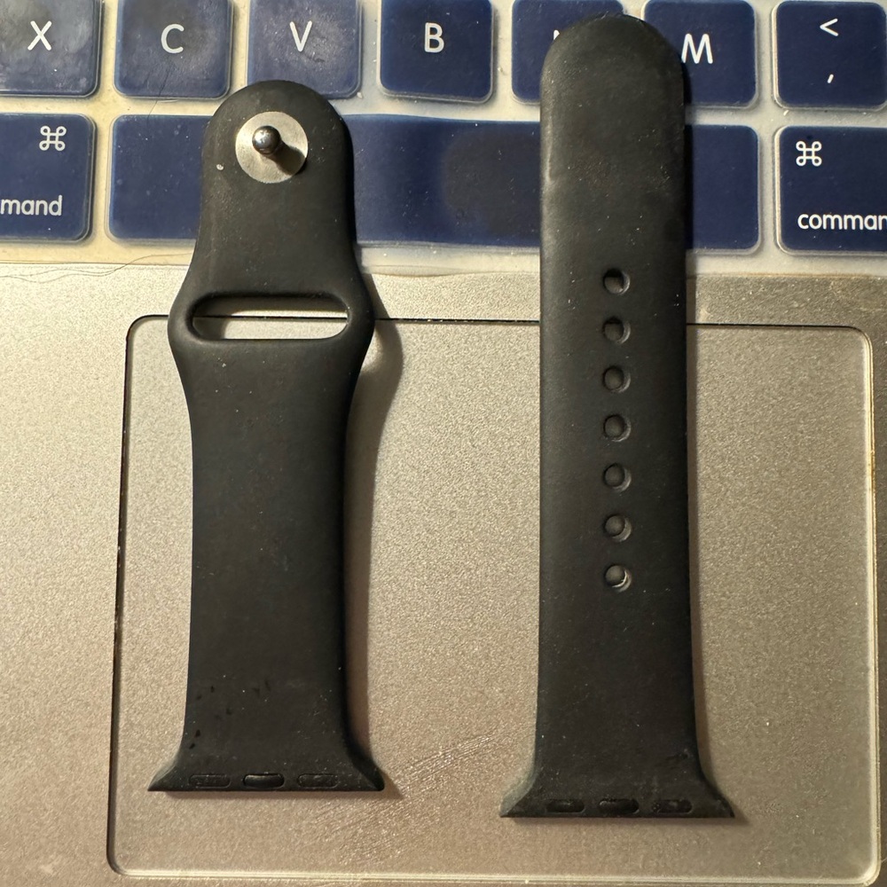 Black Apple Watch strap